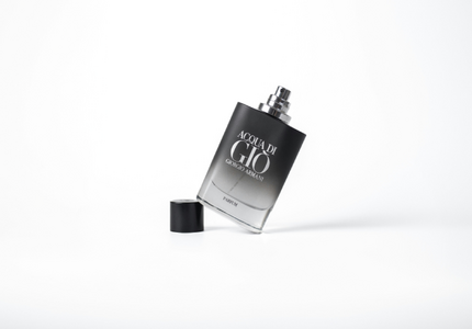 Cum a cucerit Giorgio Armani lumea parfumurilor