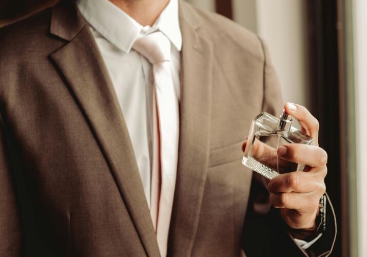 Parfum bărbătesc pentru birou și șantier>