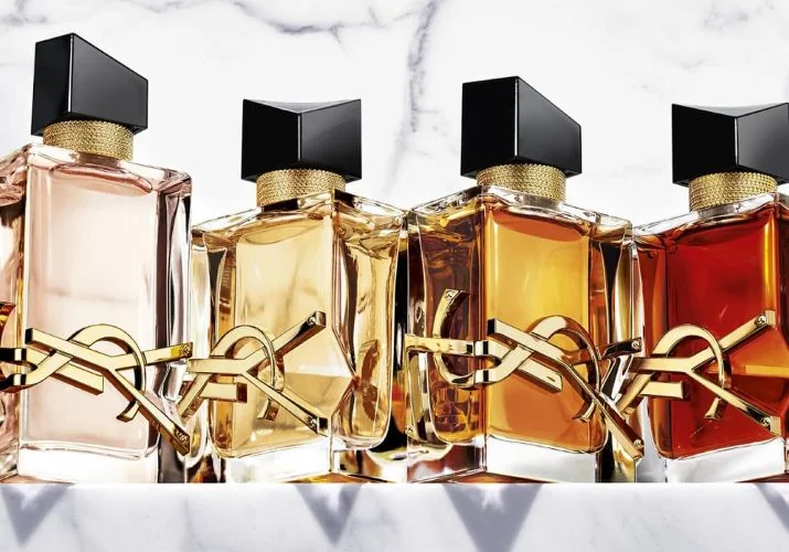 Povestea brandului Yves Saint Laurent este un simbol al rebeliunii și curajului>