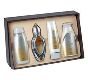 Set cadou Ajmal Wisal, apa parfumata 50ml + gel de dus 200ml + lotiune de corp 100ml + pudra de corp 80g