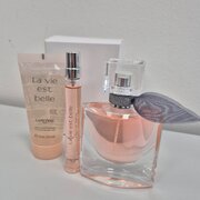 Set cadou Lancome La Vie Est Belle Eau de Parfum 30ml + Eau de Parfum 10ml + Gel de duș 50ml - no box