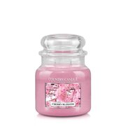Lumanare Country Candle Cherry Blossom mediu cu 2 fitiluri parfumate (453 g)