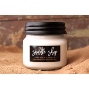 MILKHOUSE CANDLE Lumânare parfumată Saddle Shop Farmhouse Borcan (198 g)