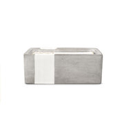 Paddywax URBAN WHITE TOBACCO + PATCHOULI în recipient de beton (8oz / 226g)