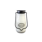 MILKHOUSE CANDLE Lumanare parfumata cu fructe de padure si crema Sticla de lapte mare 396g