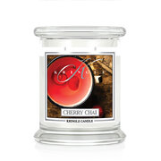Lumanare Kringle Candle Cherry Chai lumanare parfumata medie 2 fitil (411 g)