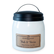 Lumanare Milkhouse Muguri si fructe de padure 454g