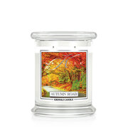 Lumânare Kringle Autumn Road mediu cu 2 fitiluri (411g)
